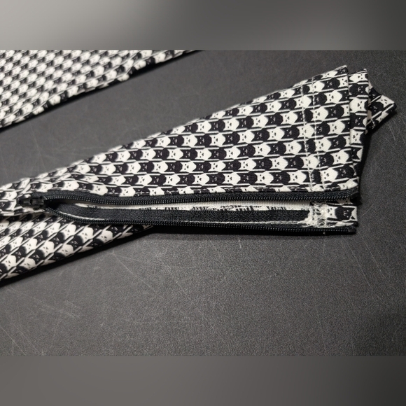 Betabrand Black and White Novelty Checkered Cat Print Ankle Zip Skinny Pants M - Picture 6 of 12